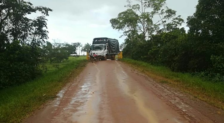 Plantones en vía Retorno- Calamar obedecen a incumplimiento de Invías