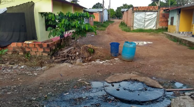 Habitantes del barrio El Modelo afectados por vertimientos de aguas residuales