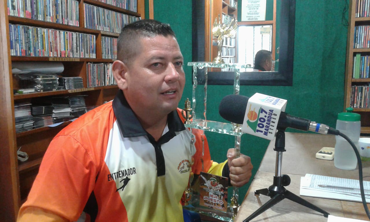 Luis Ernesto Arana, director y entrenador de la Escuela de Patinaje Gacelas.