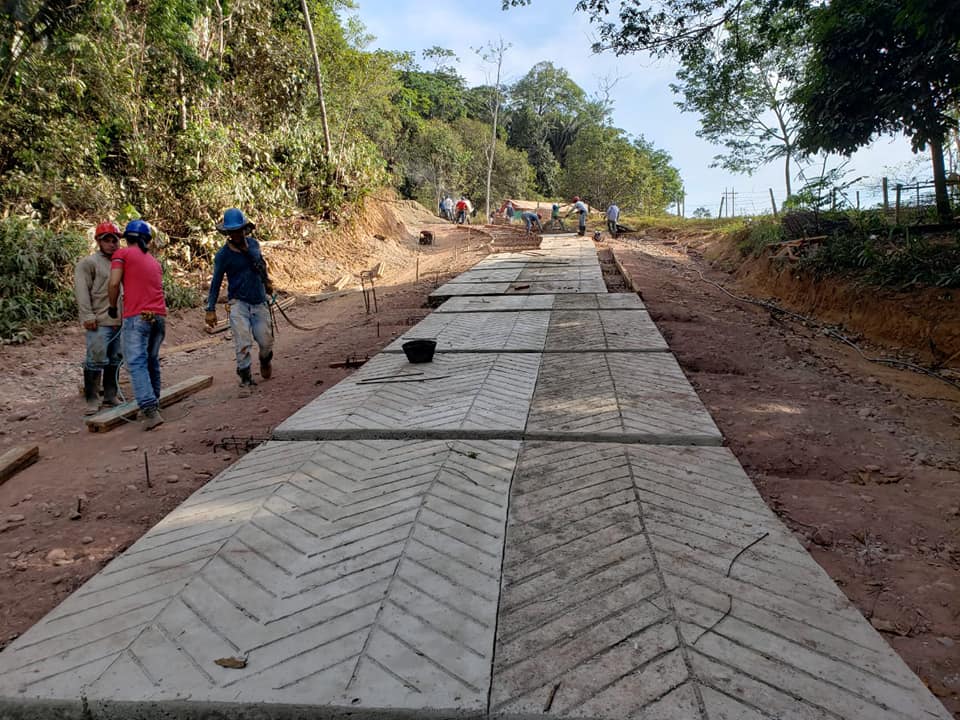 Construcción placa huella - Foto/ Gobernación del Guaviare