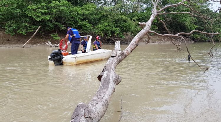Bomberos San José busca cuerpo de menor que se ahogó en brazuelo del río Guaviare