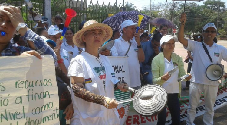 Con cacerolazo los trabajadores de la ESE de Primer Nivel cumplen 48 horas de protesta