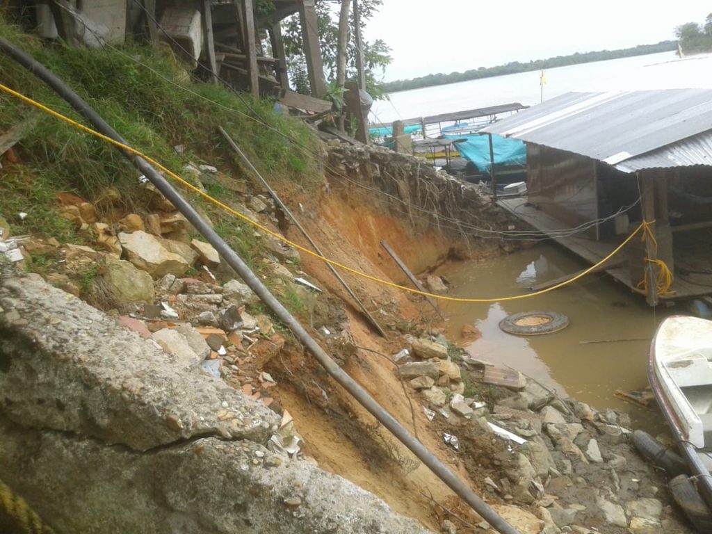 Habitantes preocupados por erosión en el puerto de Los Pescadores