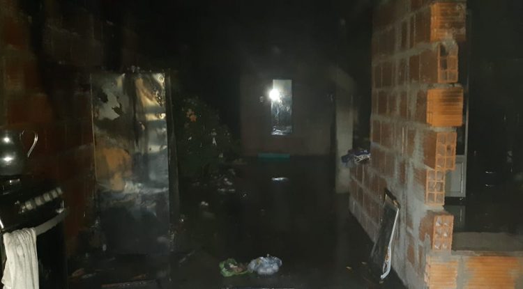 Bomberos atendieron incendio que se registro en vivienda del barrio Santo Domingo