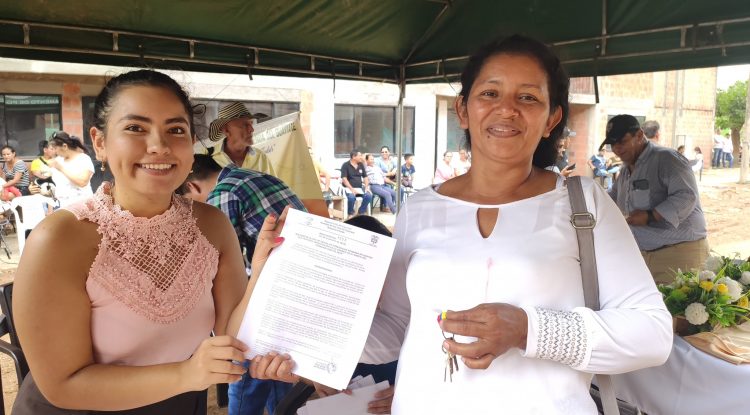 87 familias recibieron sus viviendas del proyecto de urbanización Villa Andrea