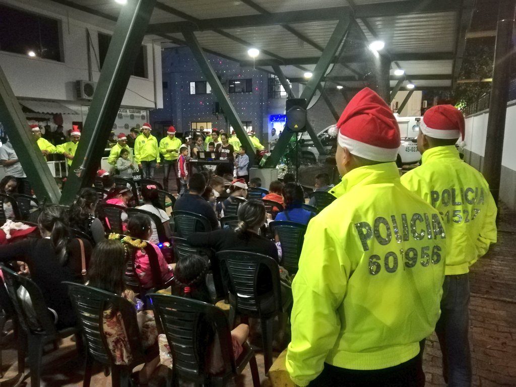 Policía Nacional invita a padres de familia a no descuidar a sus hijos en la noche de navidad