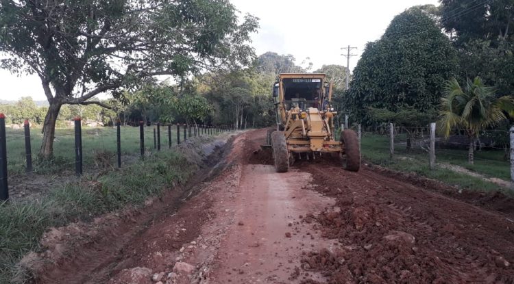Inician mantenimiento a vías rurales en Guaviare
