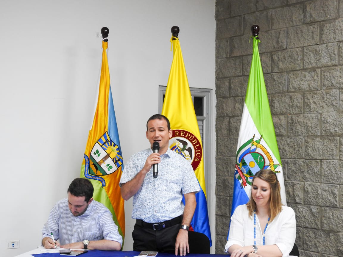 Gobernación del Guaviare y la Universidad del Rosario acordaron iniciar procesos de formación en posgrados. Foto/ Esteban Duque