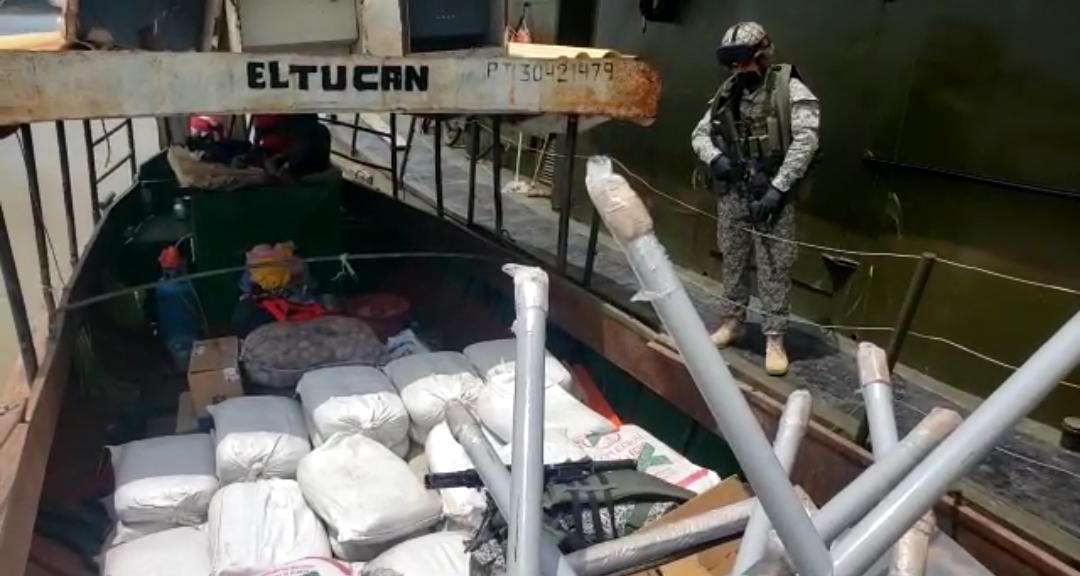 Incautan 131 bultos de cemento en puesto de control fluvial en Guaviare