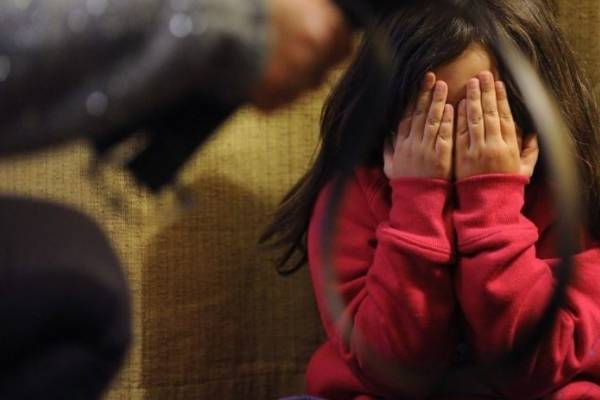 Pasó en la Cámara la ley que prohíbe castigo físico a menores de edad