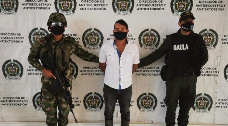 Capturan a alias 'El Pollo', presunto integrante del Grupo Armado Organizado residual Estructura 40