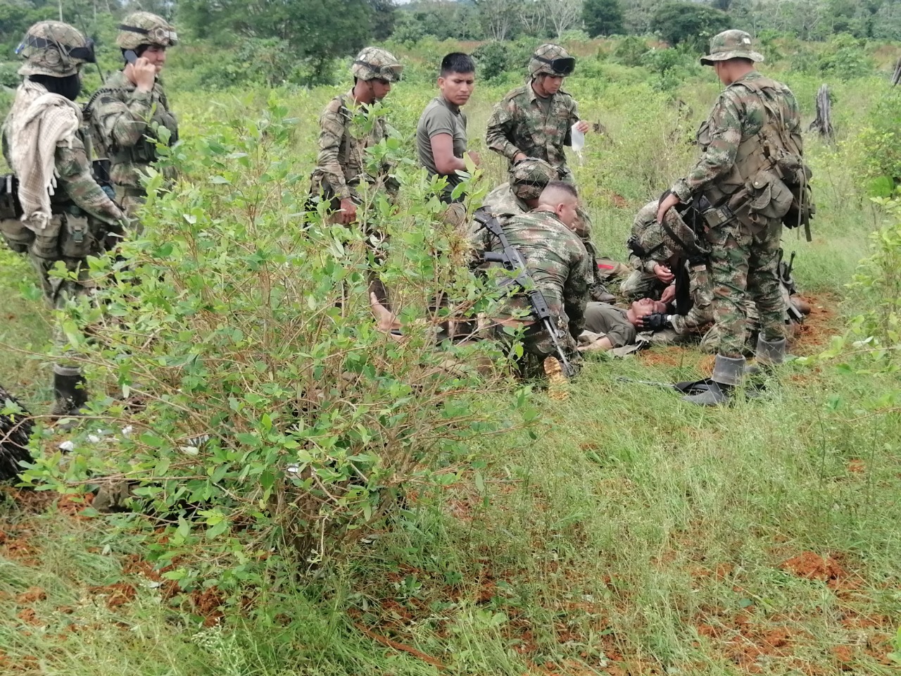 Un soldado herido tras activación de artefacto explosivo en Nueva Colombia, Meta