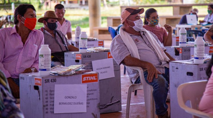 400 familias productoras de caucho y otros cultivos reciben dotaciones