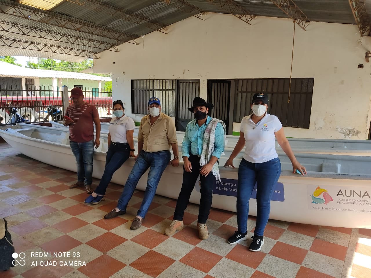 Pescadores de Puerto Concordia, Meta, reciben botes para su trabajo de pesca