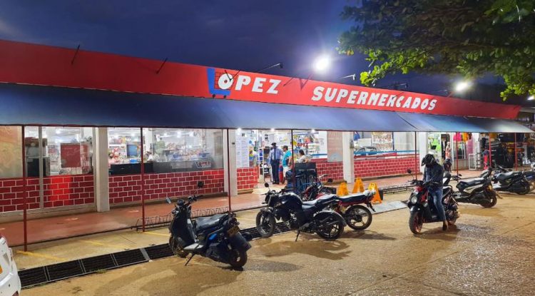 10 personas participaron en hurto a López Supermercados