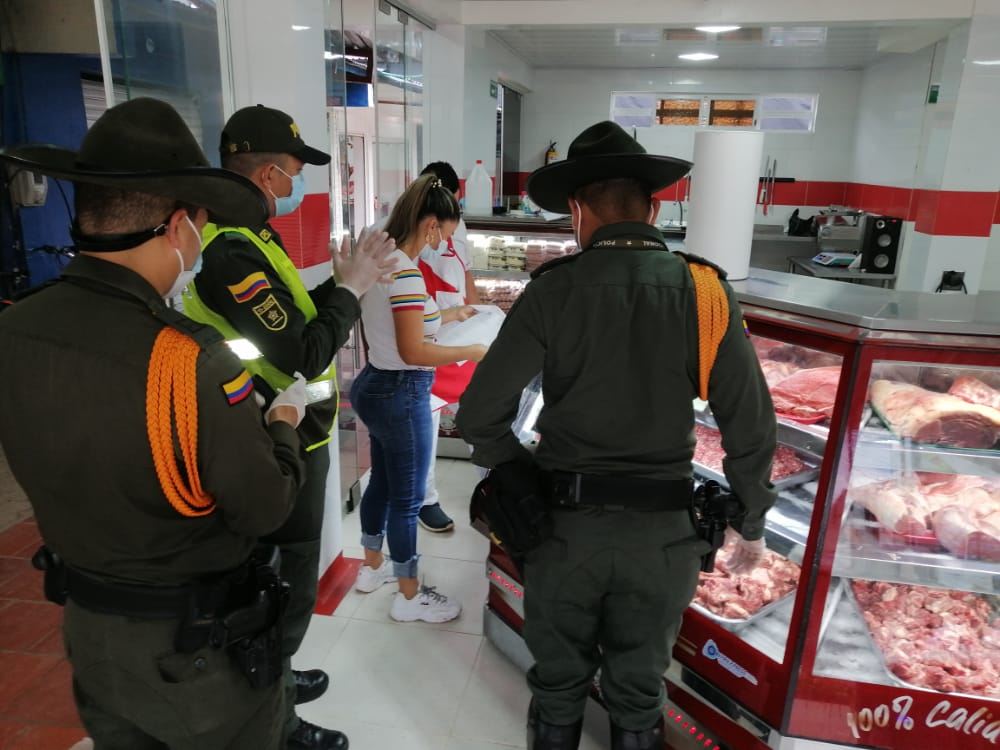 Las autoridades de salud y de Policía inspeccionaron los expendios de carnes en San José del Guaviare.