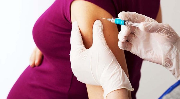 Mitos y desconfianza serían motivos para que gestantes no acudan a vacunarse