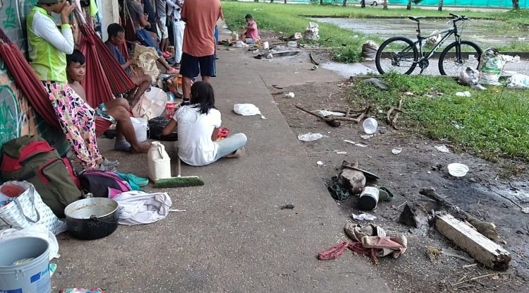 Total abandono por entes de salud a familias Nukak en Caño Mosco, Guaviare