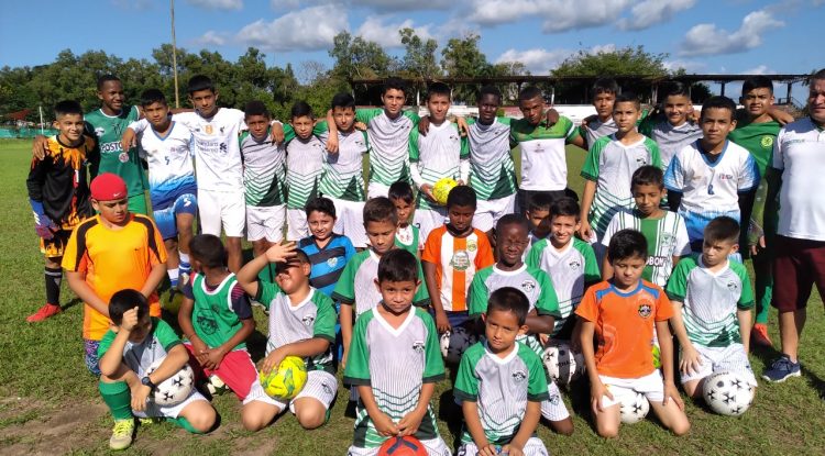 Escuela de formación Club de Fútbol Nowen recibe respaldo de la ONG Goul 2 Soul