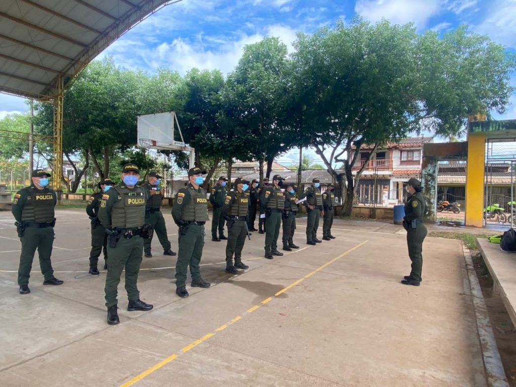 Policías tienen facultad de sancionar por no uso de casco