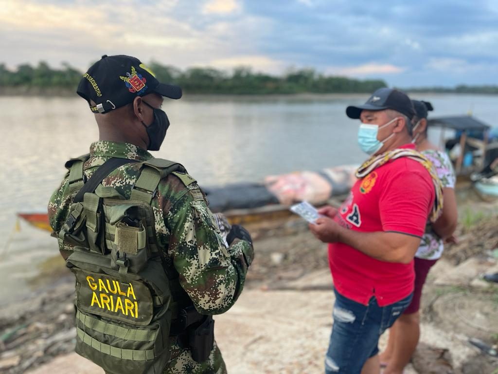 Gaula Militar adelanta en el Guaviare pedagogía contra secuestro, hurto y extorsión