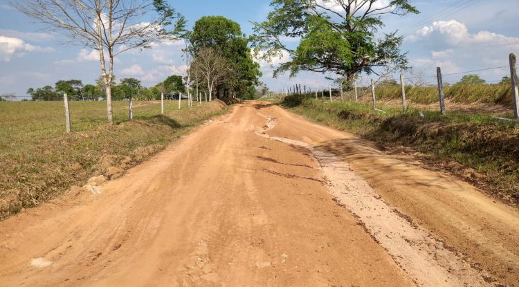 Por más de 8 años vía de la vereda San Cristobal ha estado abandonada