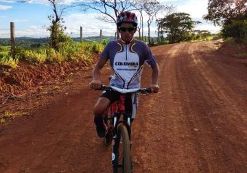 Ciclisita guaviarense pide ayuda para tener su propia bicicleta