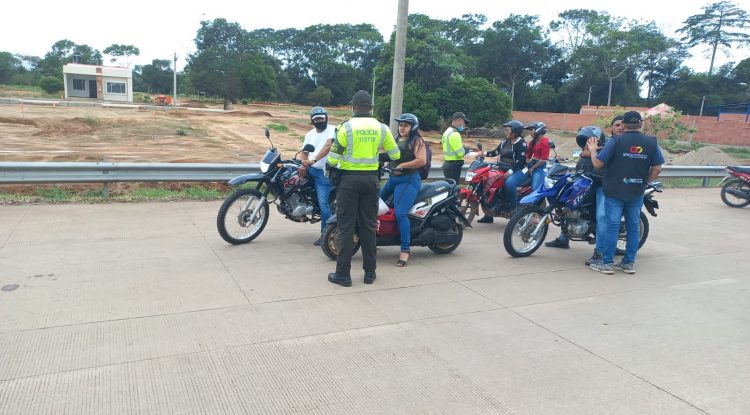 Concesionarios deben entregar motocicletas con placa y SOAT: Policía Guaviare