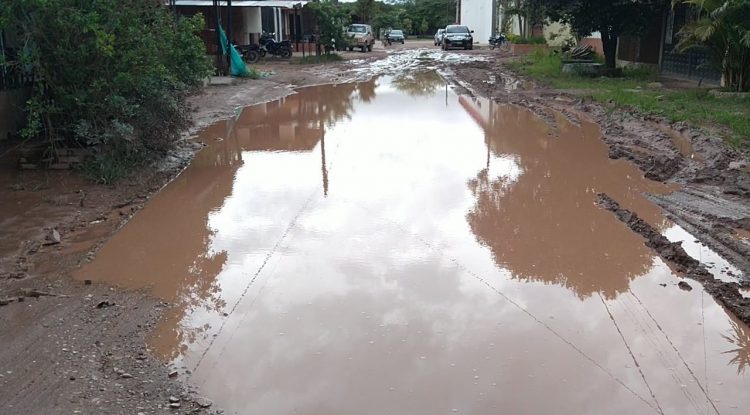 Vía urbana de San José del Guaviare permanece en mal estado