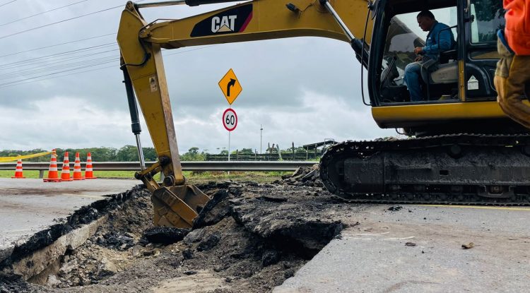 Habilitan carril para motos y vehículos pequeños sector de Nohora