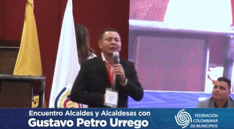 Alcaldes molestos por incumplimiento del presidente electo Petro