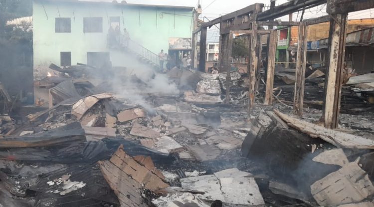 Donatón en favor de comerciantes afectados por incendio en Calamar