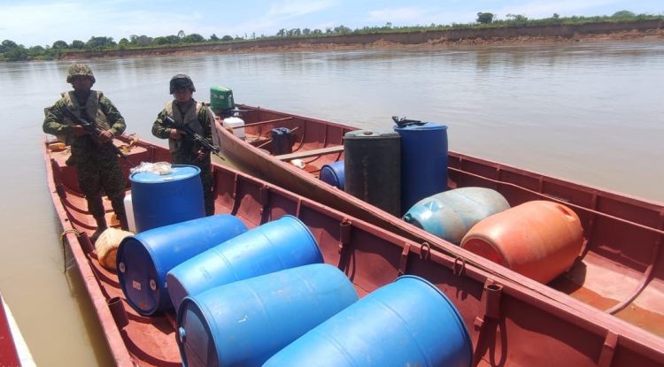 Incautadas más de 32 toneladas de insumos presuntamente destinado para la producción de pasta base de coca
