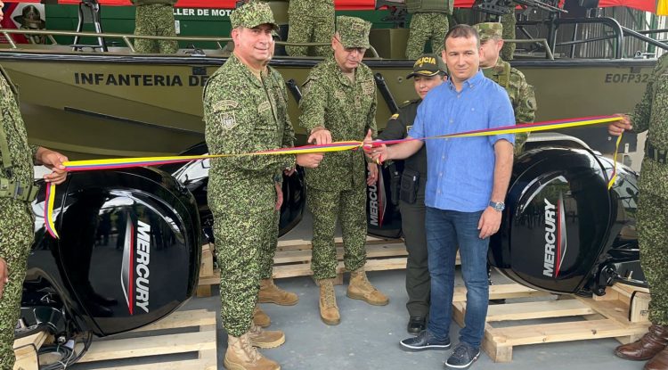 Entregan motores para unidades fluviales de la Armada Nacional en San José Del Guaviare