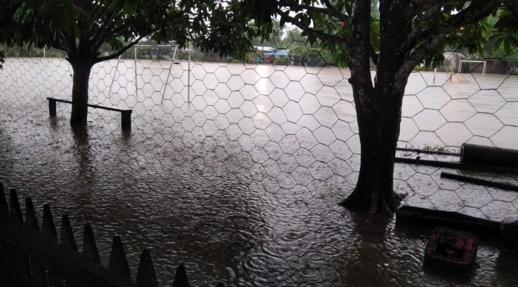 Viviendas y calles inundadas tras fuerte aguacero en San José del Guaviare
