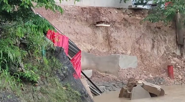 Lancheros preocupados por el edificio del Puerto de las Voladoras