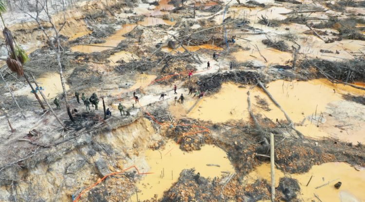 En Guainía desmantelan mina ilegal de más de 4 km que afectaba el medio ambiente