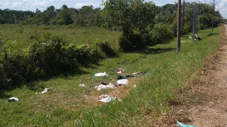 Denuncia botadero de basuras entre Caño Uribito y la Brigada de Selva 22