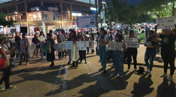 Mujeres salieron a conmemorar el Día Internacional de la Mujer en Guaviare
