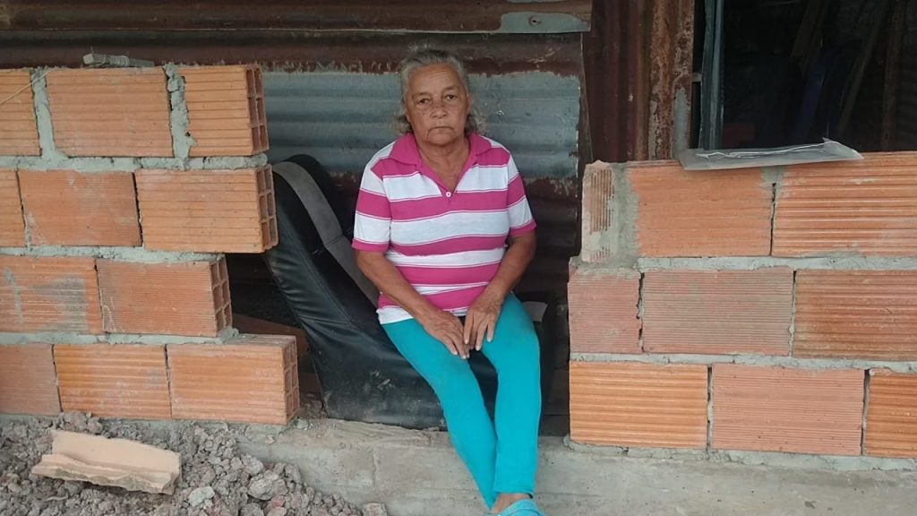 Adulta mayor se recupera en su vivienda en el barrio Santo Domingo