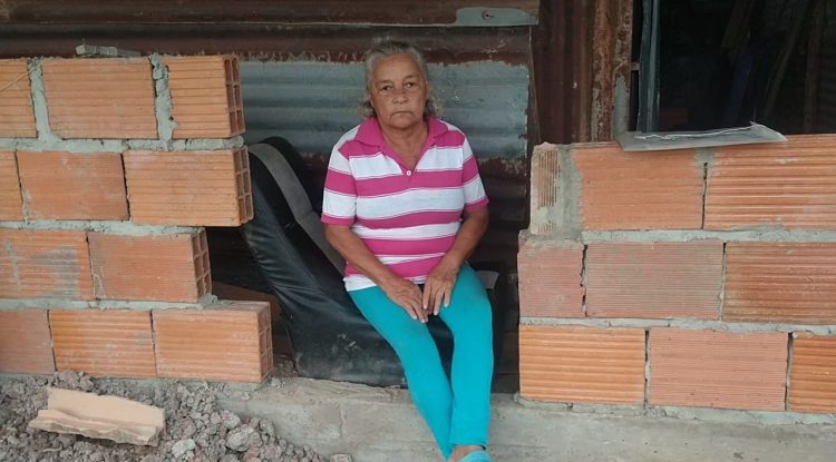 Adulta mayor se recupera en su vivienda en el barrio Santo Domingo