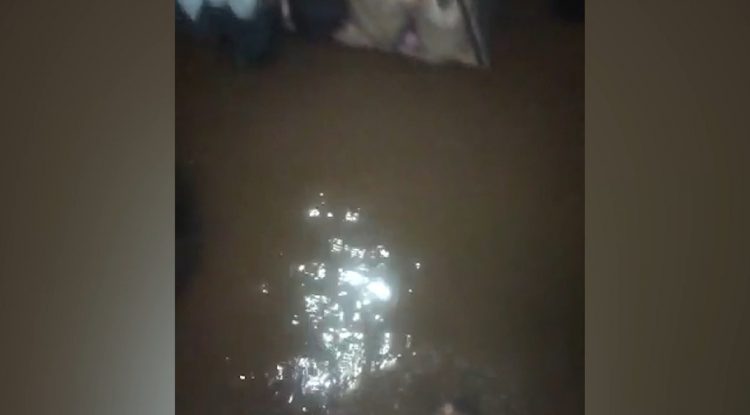 Lluvias inundaron dos viviendas en el barrio El Triunfo