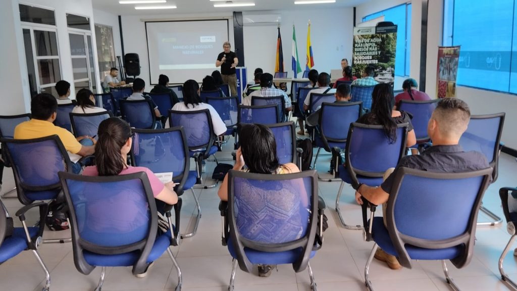 Curso internacional sobre manejo de bosques se dicta en San José del Guaviare