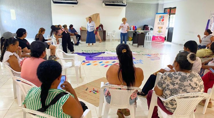 Mujeres se capacitan en programas de la Liga Internacional de Mujeres por la Paz