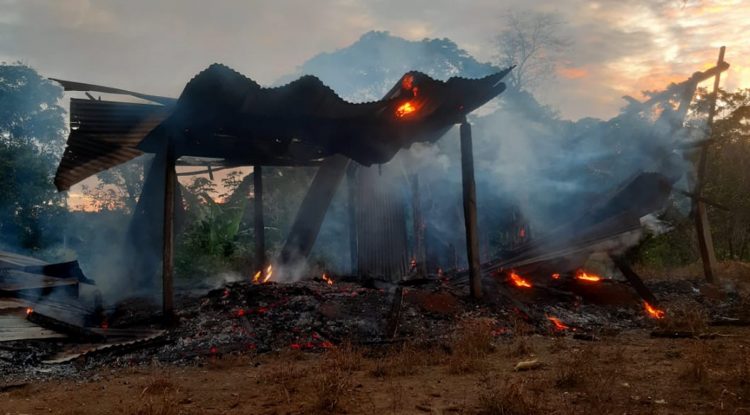 Campesinos pierden todo en un incendio en la vereda Charras-Boquerón