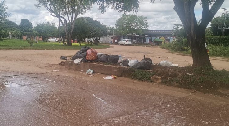 Denuncian basuras en separadores de vías en San José del Guaviare
