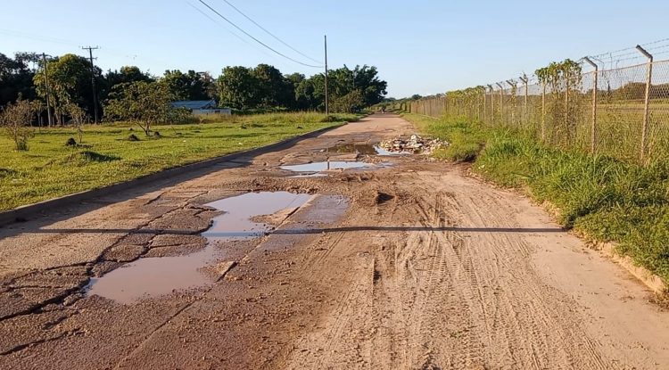 Vía a La Gravillera permanece en mal estado