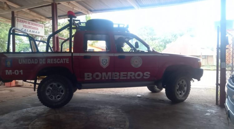 Bomberos en Calamar se preparan para posibles incendios forestales