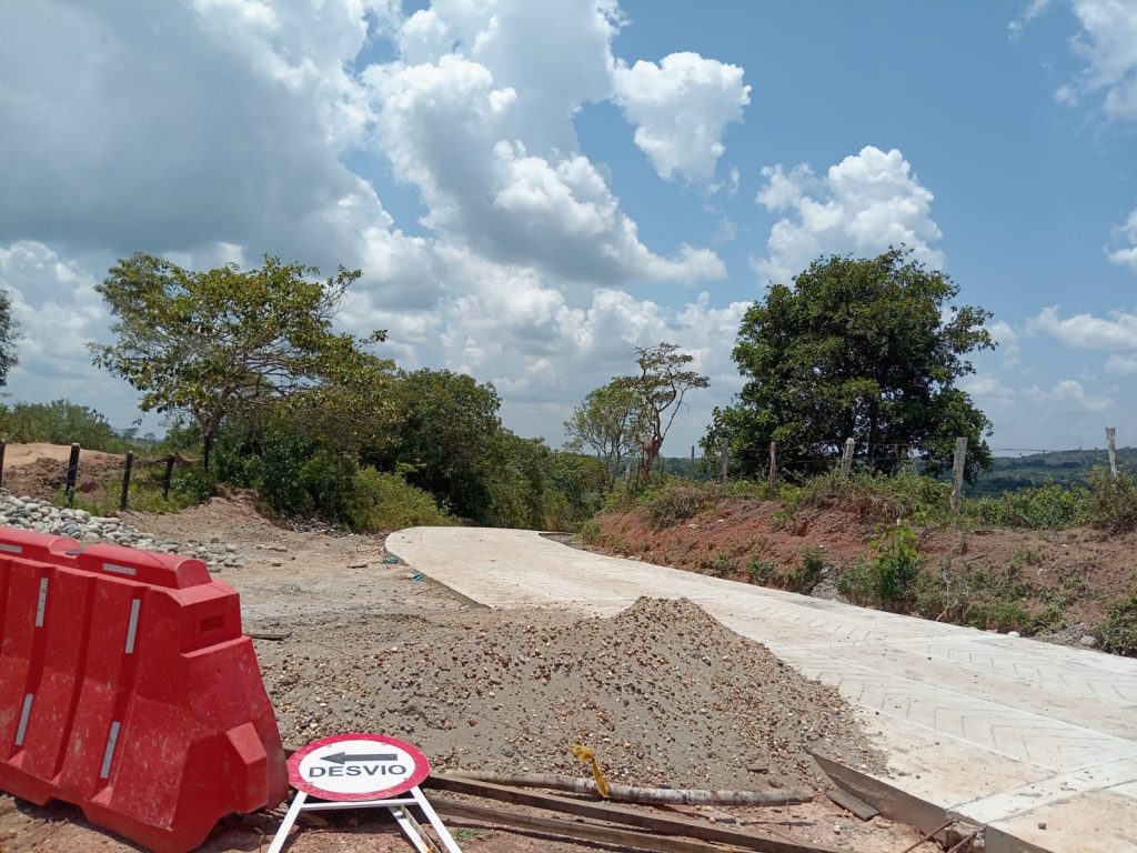 Sobre obra de placa huella se pronuncia líder de La Carpa, Guaviare