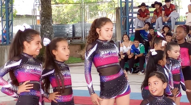 Grupo de porrismo Raptors All Stars realiza eventos para viajar a México